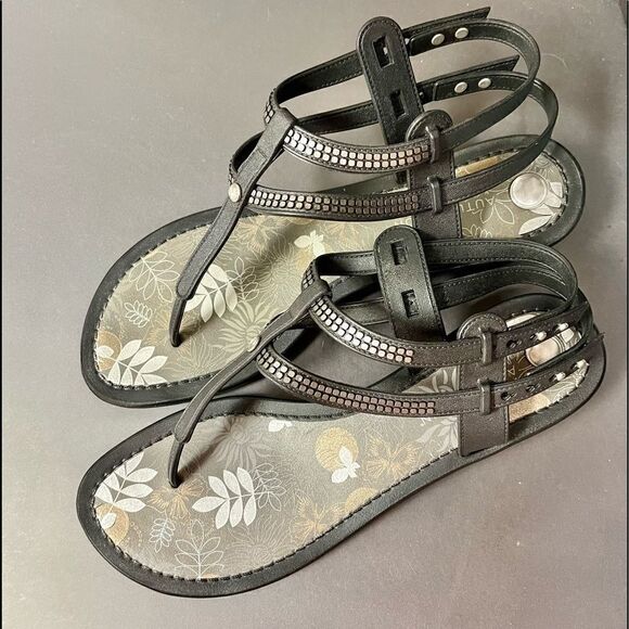 Grendene Brazil Autumn Run Silver Studded Flexpand Gladiator Small Heel Sandals - Picture 4 of 16